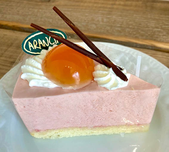 ブラッドオレンジのムースケーキ