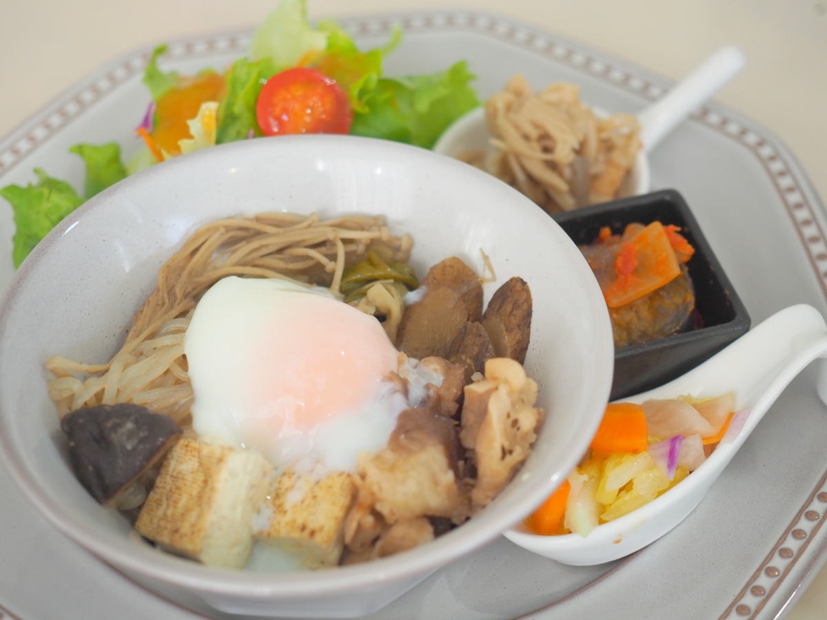 とろ～り温泉卵のせ_すき焼き風_肉豆腐.jpg