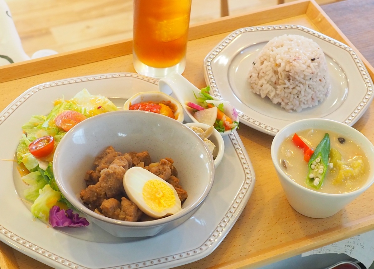 大豆ミートの魯肉飯_味付卵