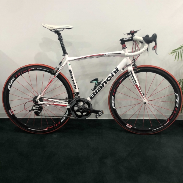 自転車　ロードバイク　Bianchi  クリーニング　ガラスコーティング　光沢　抗菌　かっこいい　錆防止　傷防止　