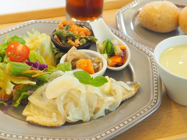 サバの白ワイン煮