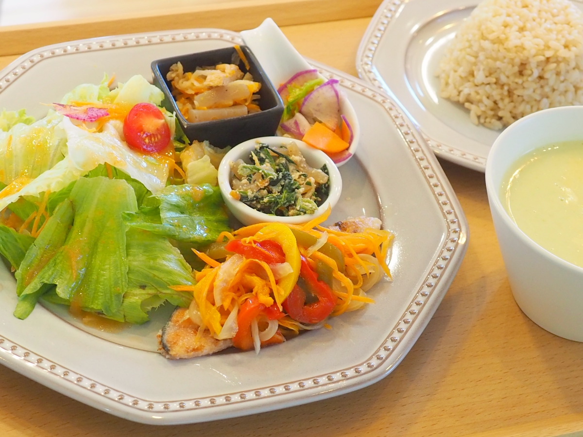 秋鮭と彩野菜の南蛮漬.jpg