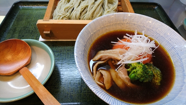 新しい感覚のつけ蕎麦です。洋風おでん蕎麦デビューしました。